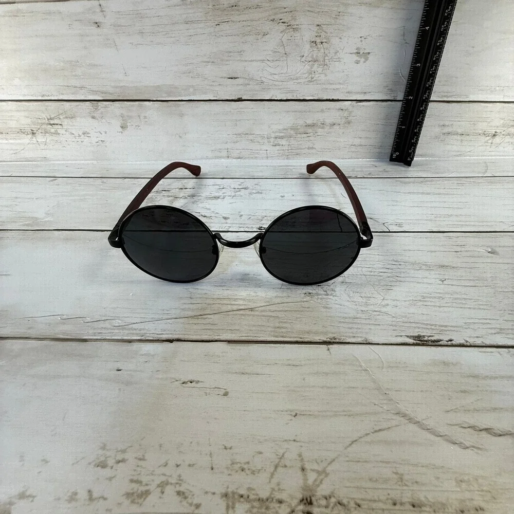 TruWood Round Sunglasses Black Metal Frame Wood Temples Retro Boho Shades